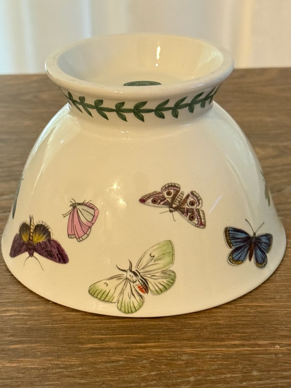 Portmeirion Butterfly-Patterned White and Green Pedestal Bowl - Picture 4 of 6